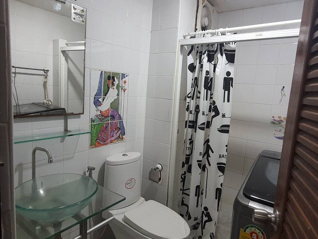 Bathroom of the Royal Park Condominium unit